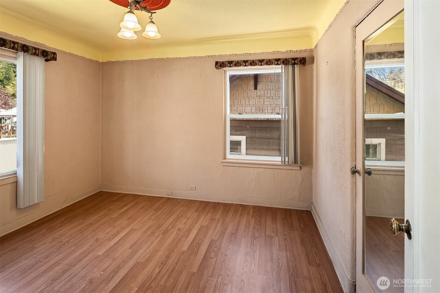 109 W 3rd Street , Cle Elum, WA 98922