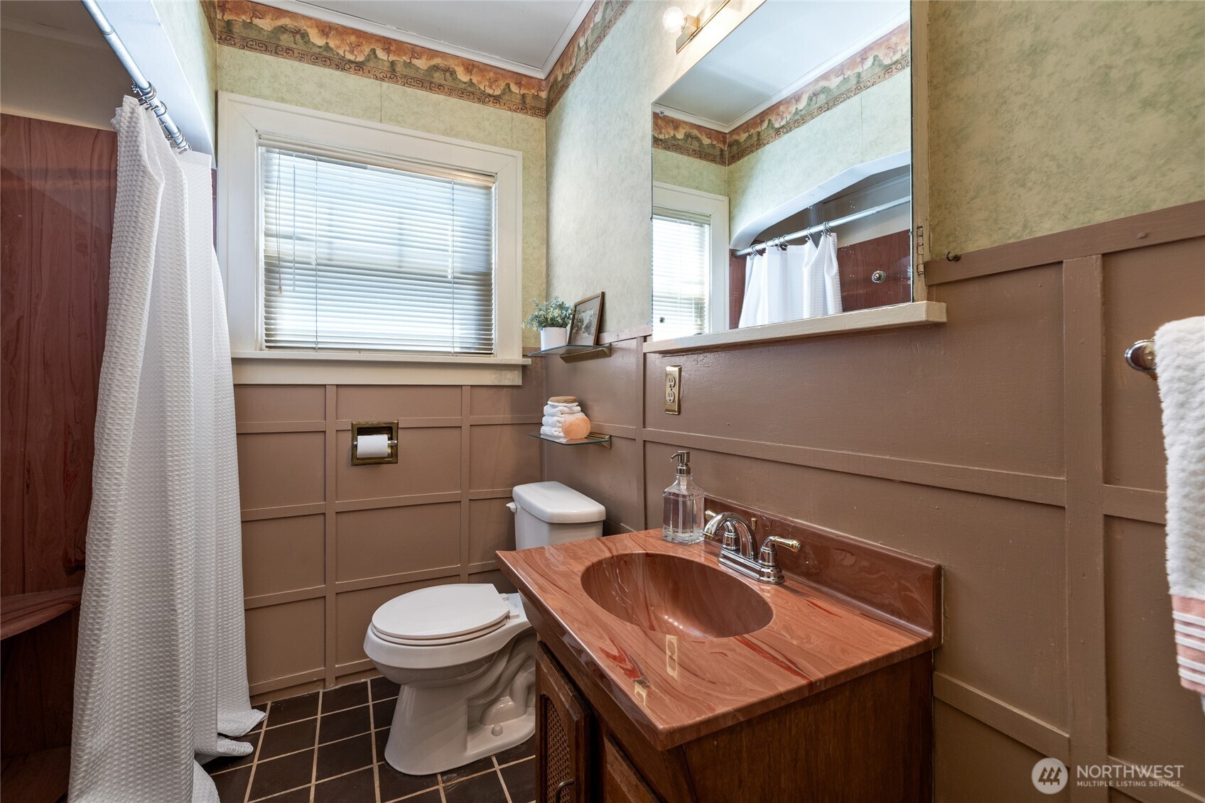 923 N Junett Street , Tacoma, WA 98406