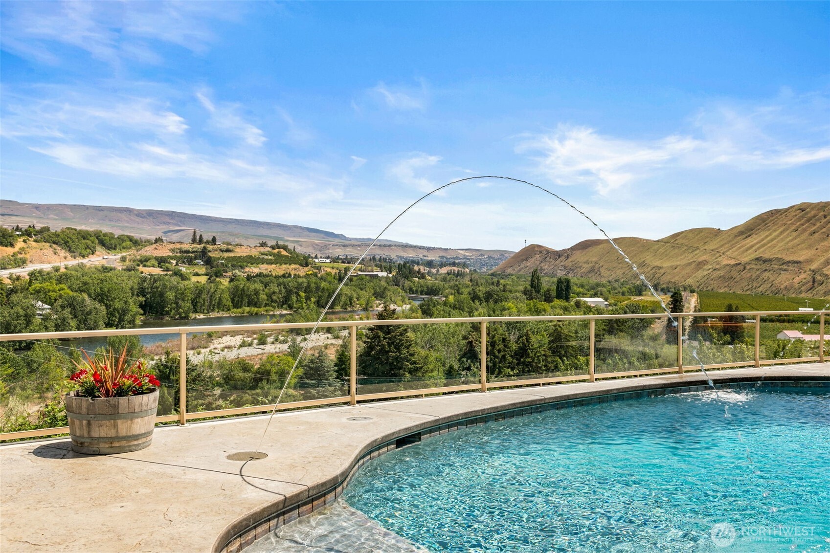 1901 Sleepy Hollow Road , Wenatchee, WA 98801