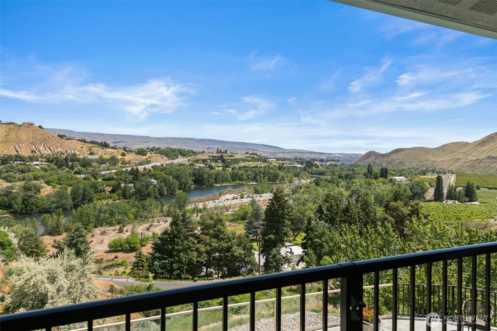 1901 Sleepy Hollow Road , Wenatchee, WA 98801