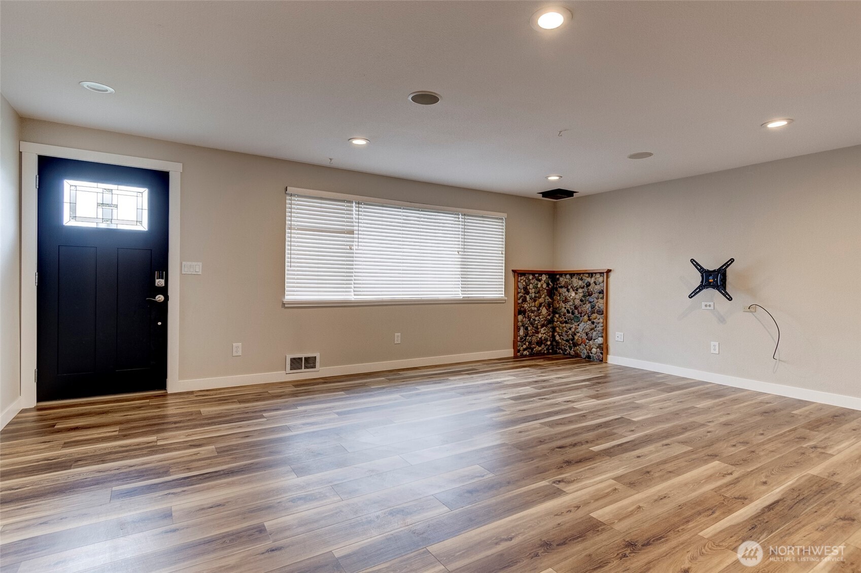 1024 NW Anchor Drive , Oak Harbor, WA 98277