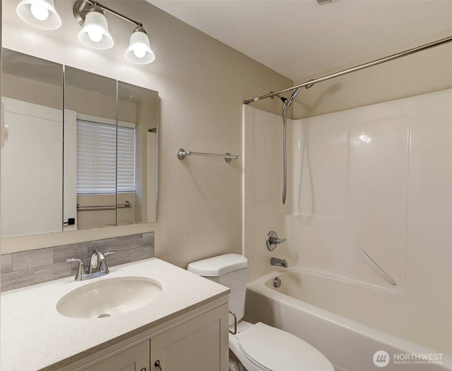 1024 NW Anchor Drive , Oak Harbor, WA 98277
