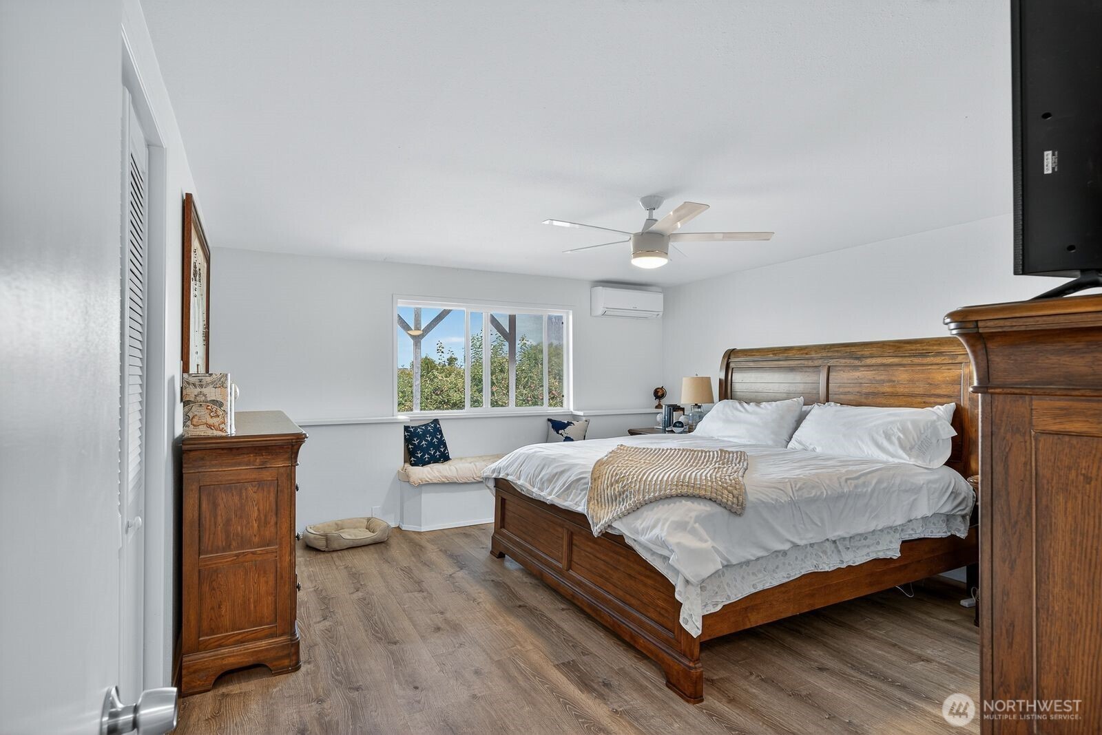1497 Thompson Drive , Camano Island, WA 98282