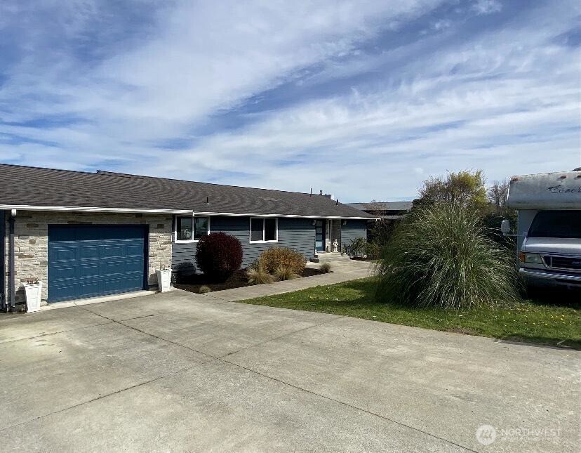 1497 Thompson Drive , Camano Island, WA 98282