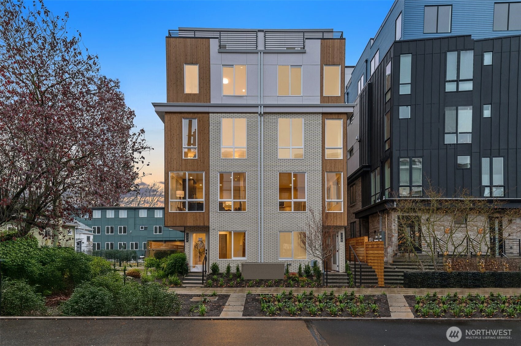 222 D 10th Avenue E, Seattle, WA 98102