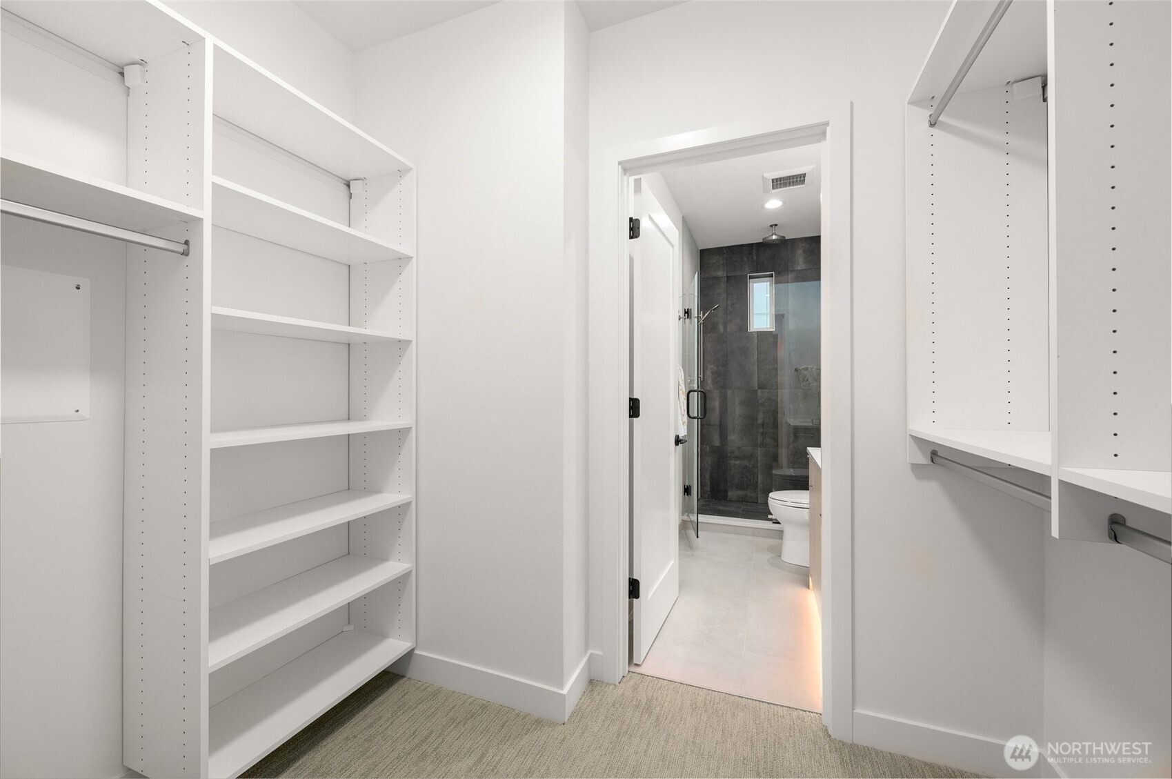 222 D 10th Avenue E, Seattle, WA 98102