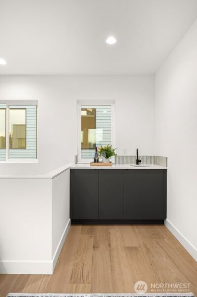 222 D 10th Avenue E, Seattle, WA 98102 - Photo 22