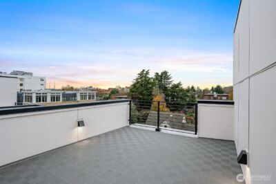 222 D 10th Avenue E, Seattle, WA 98102 - Photo 24