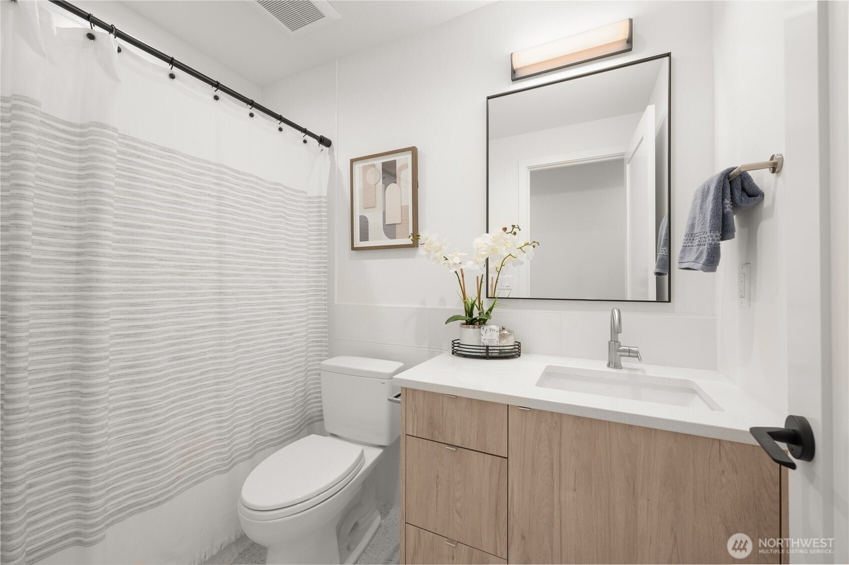 222 D 10th Avenue E, Seattle, WA 98102