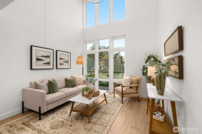 222 D 10th Avenue E, Seattle, WA 98102 - Photo 3
