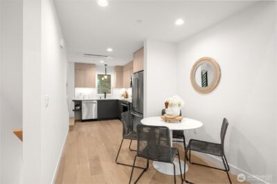 222 D 10th Avenue E, Seattle, WA 98102 - Photo 7