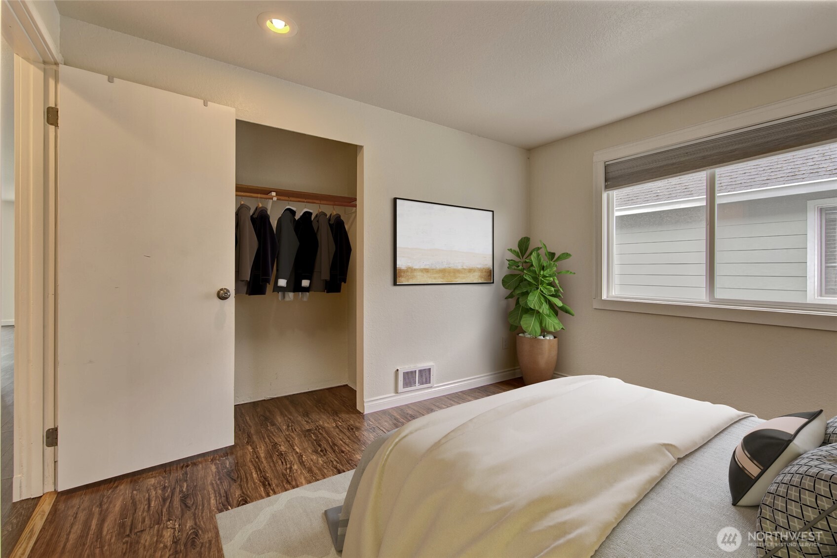733 104th Street , Seattle, WA 98133-9211