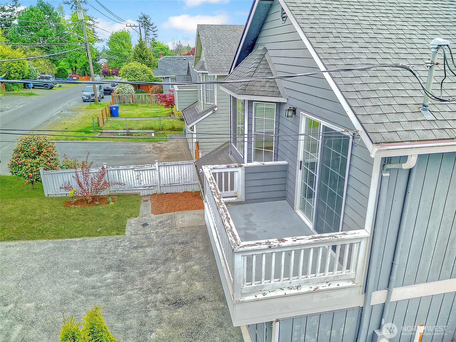 733 104th Street , Seattle, WA 98133-9211