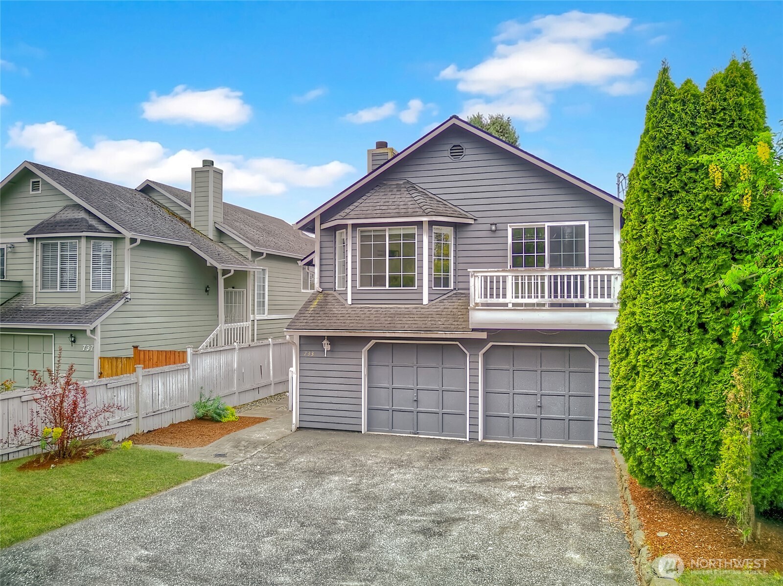 733 104th Street , Seattle, WA 98133-9211