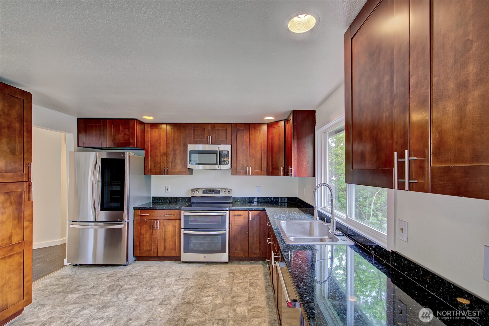 733 104th Street , Seattle, WA 98133-9211