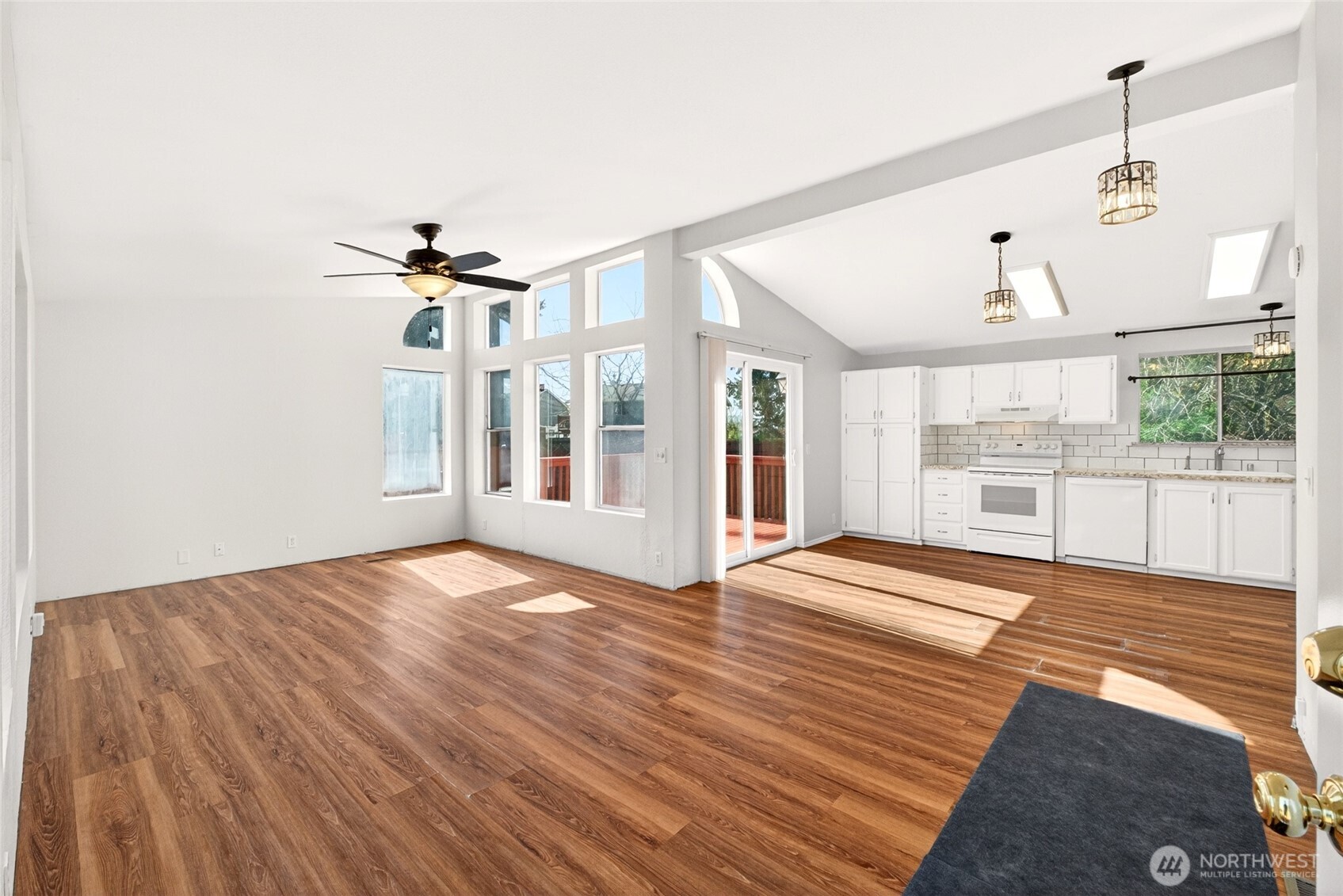 22110 Cedarview Drive E, Bonney Lake, WA 98391