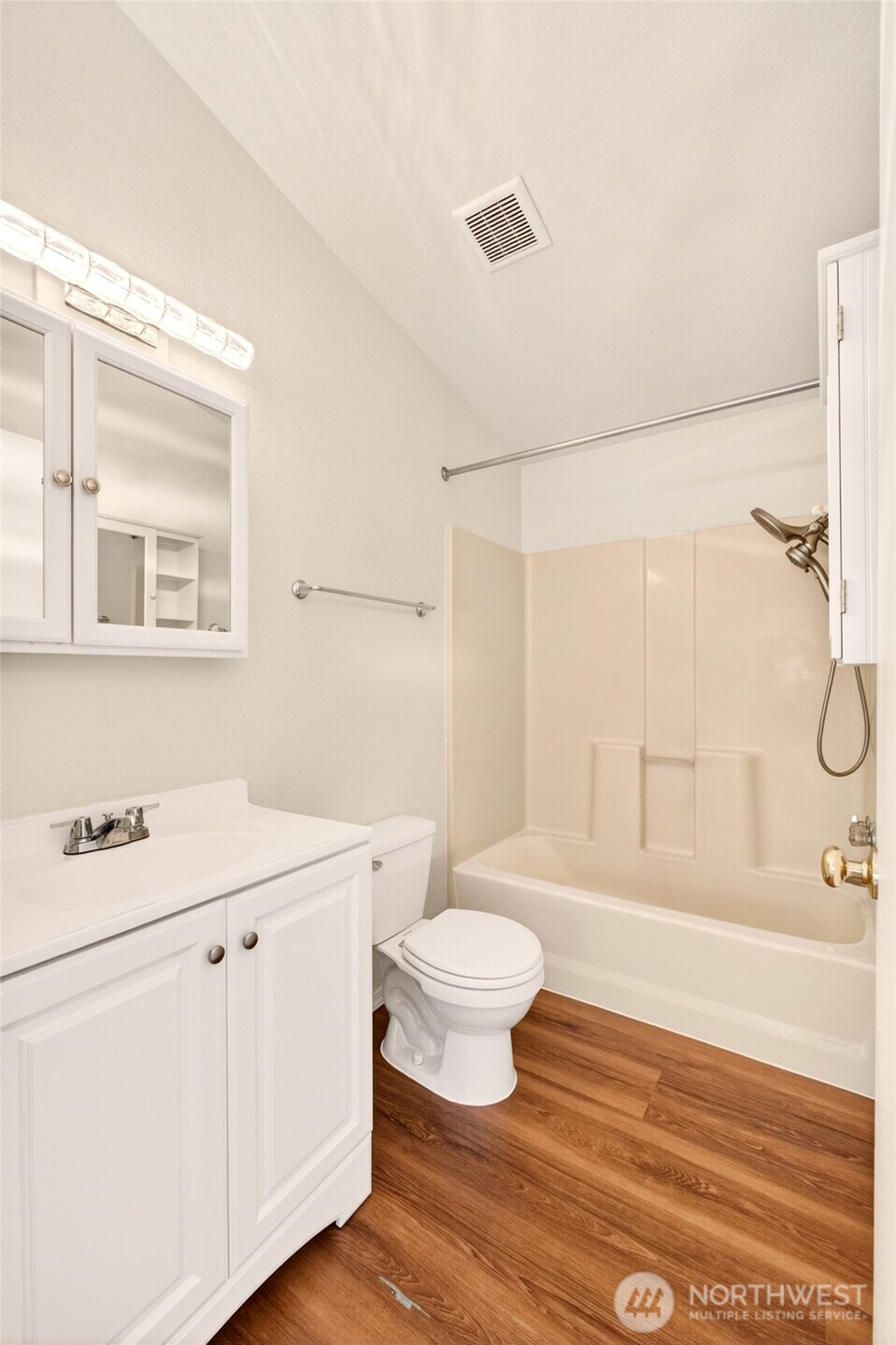 22110 Cedarview Drive E, Bonney Lake, WA 98391