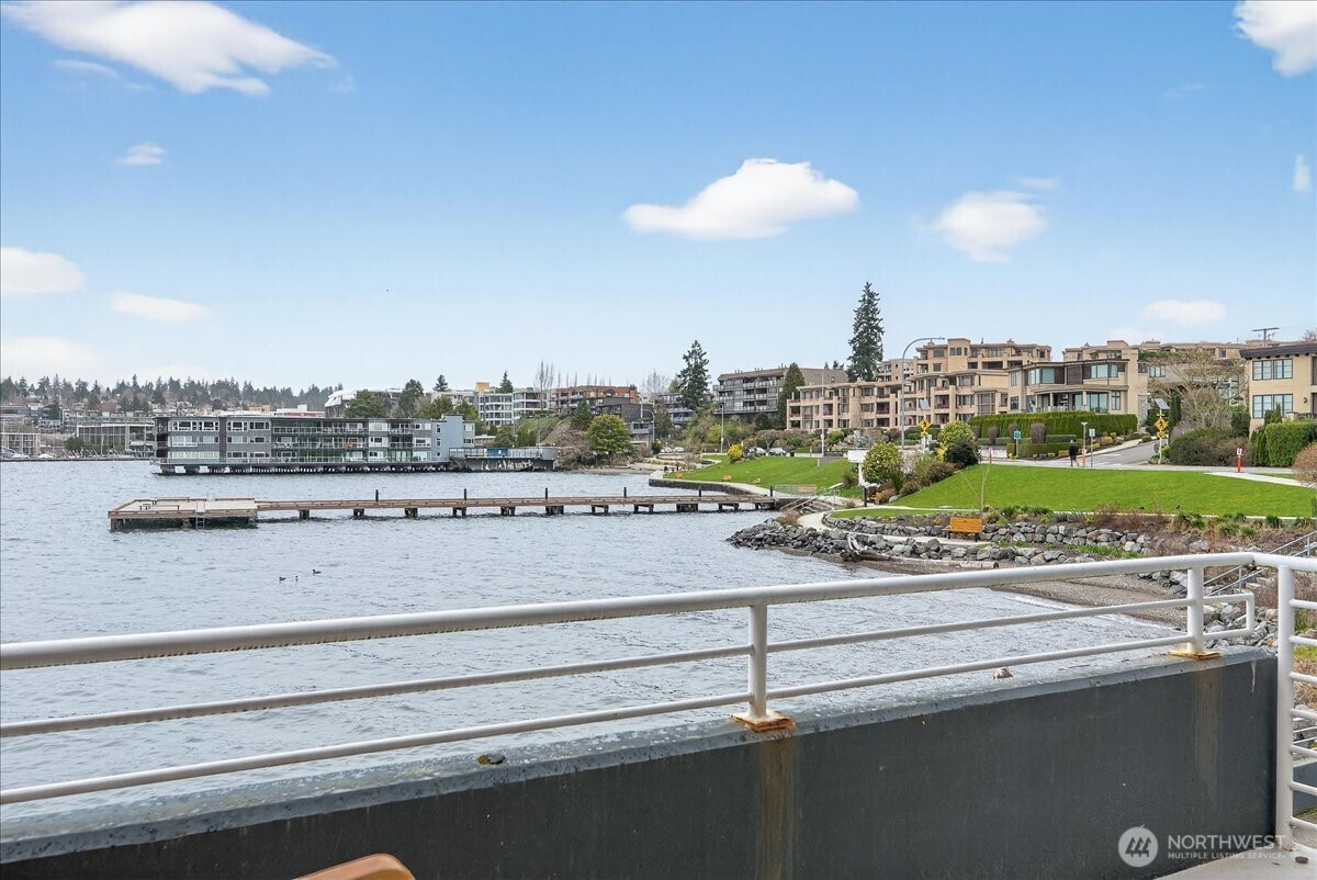 733 Lake Street S #104, Kirkland, WA 98033