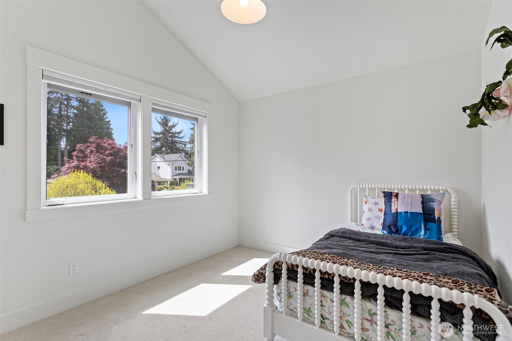 13010 NE 113th Street #2, Kirkland, WA 98033