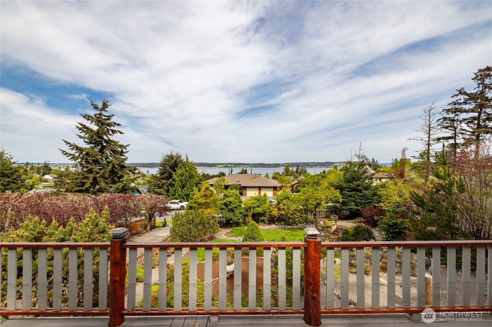 615 NE 4th Street , Coupeville, WA 98239