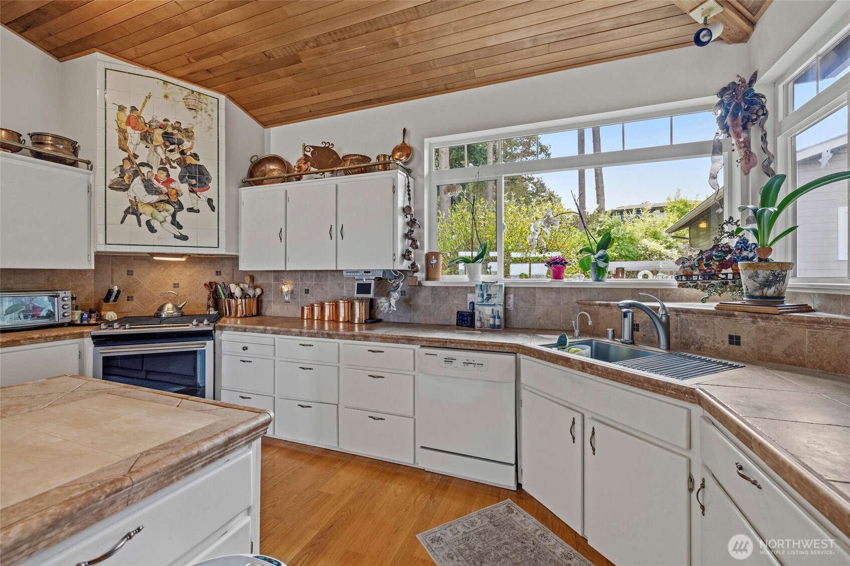 615 NE 4th Street , Coupeville, WA 98239