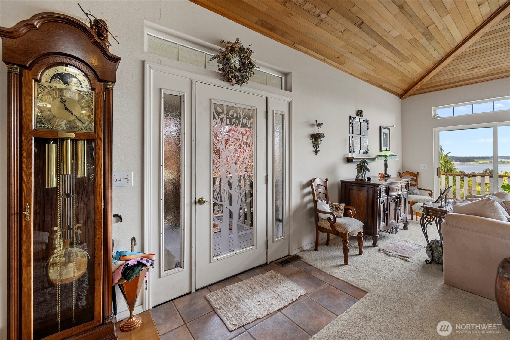 615 NE 4th Street , Coupeville, WA 98239