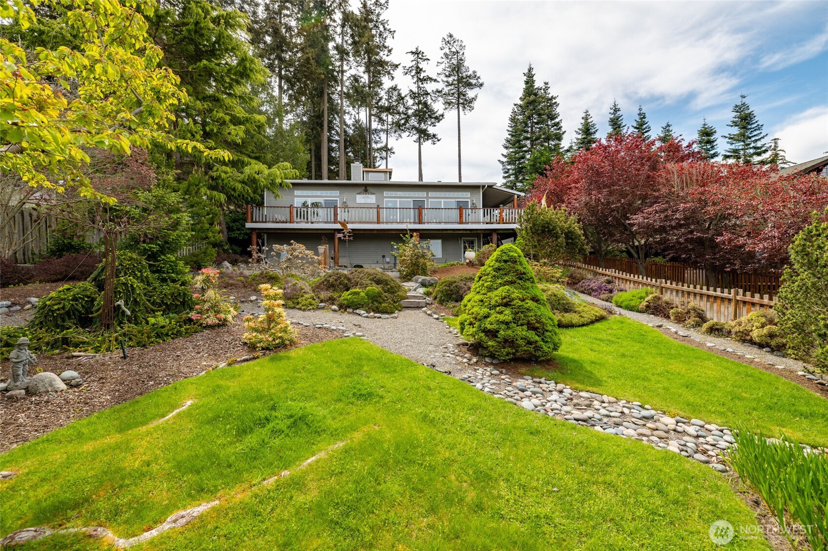 615 NE 4th Street , Coupeville, WA 98239
