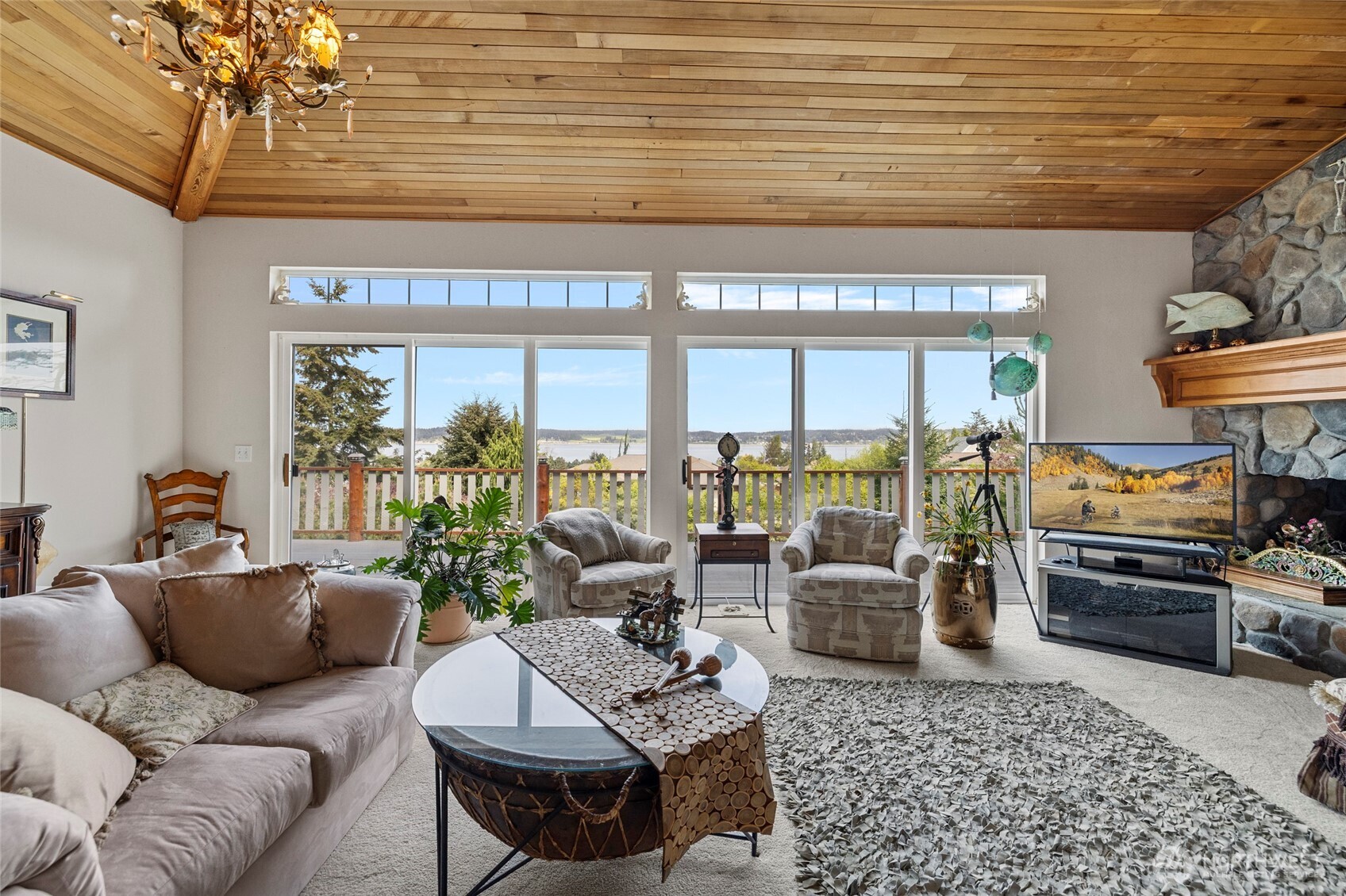 615 NE 4th Street , Coupeville, WA 98239