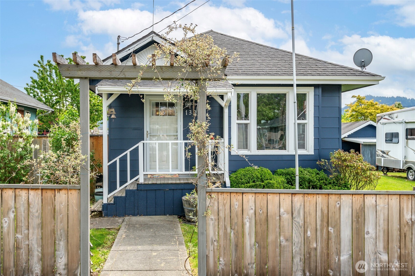 1329 Porter Street , Enumclaw, WA 98022
