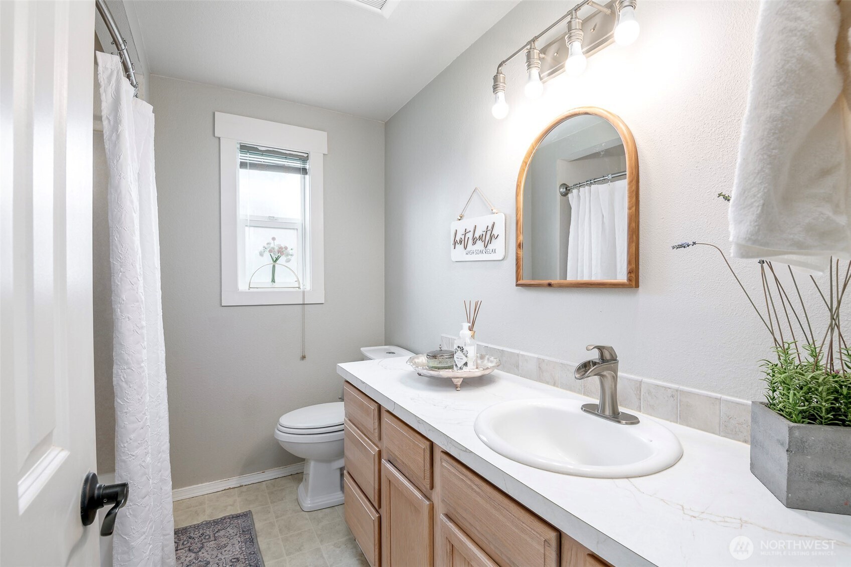 1329 Porter Street , Enumclaw, WA 98022