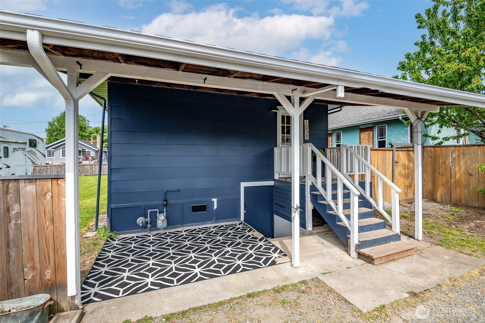 1329 Porter Street , Enumclaw, WA 98022