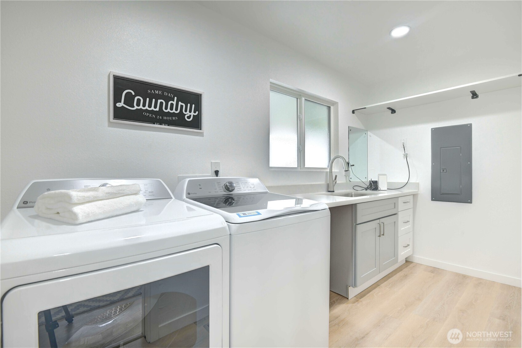 6116 Oakhurst RD S, Seattle, WA 98118