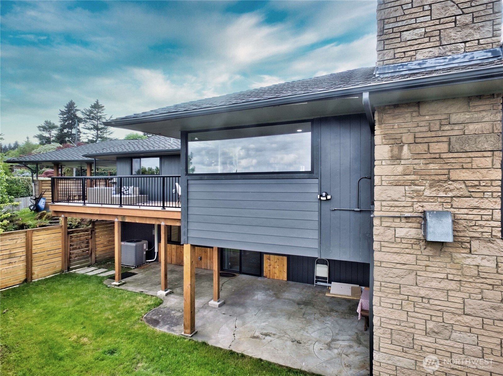 6116 Oakhurst RD S, Seattle, WA 98118