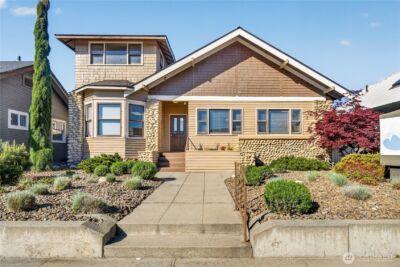 338 S Mission Avenue , Wenatchee, WA 98801 - Photo 1