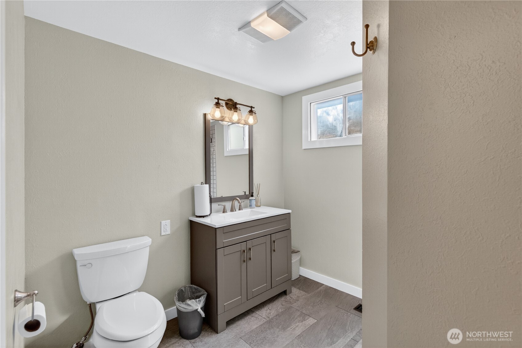 338 S Mission Avenue , Wenatchee, WA 98801