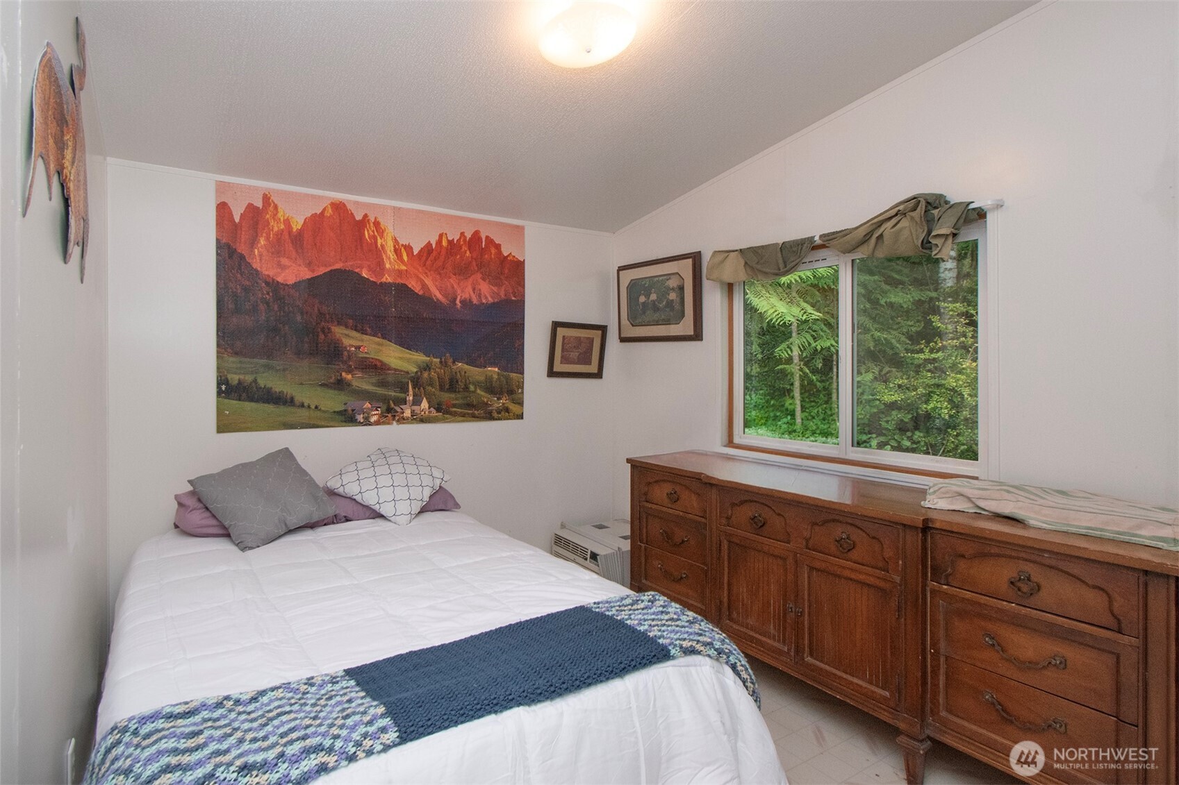 60 Rhododendron Drive , Sequim, WA 98382