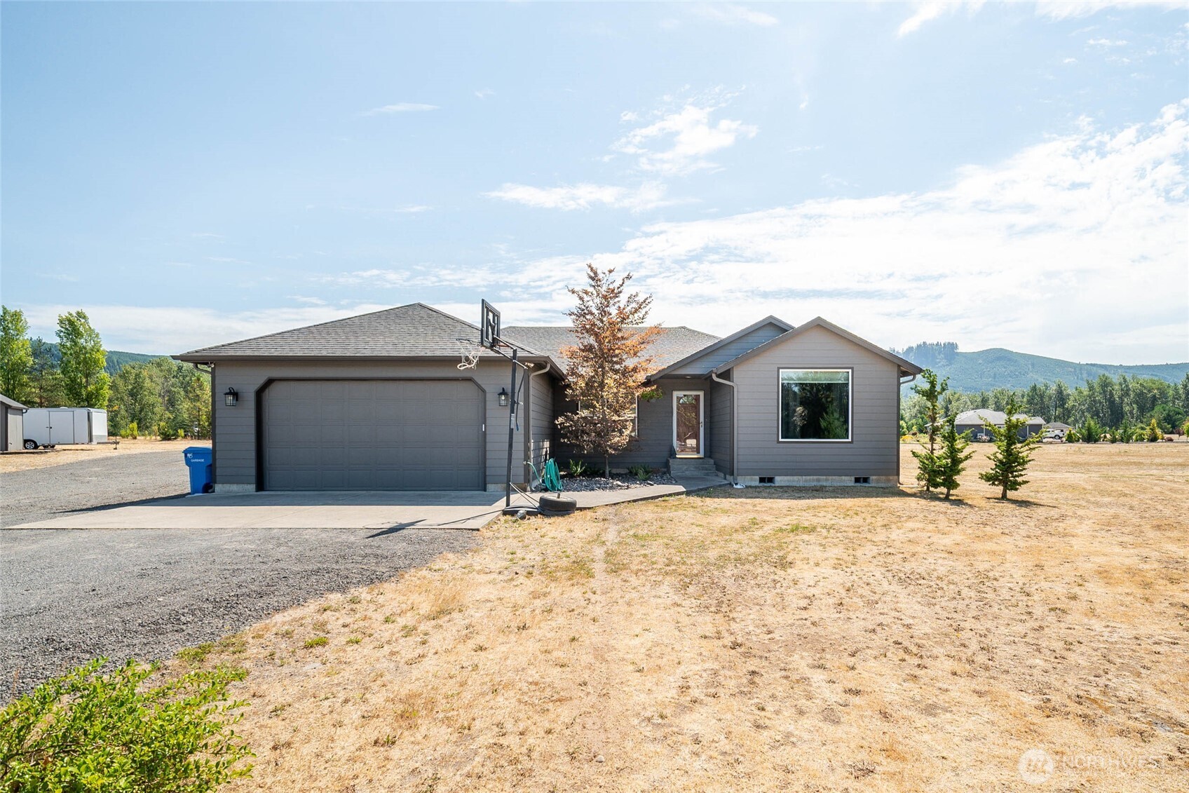 195 Bay Point Drive , Castle Rock, WA 98611