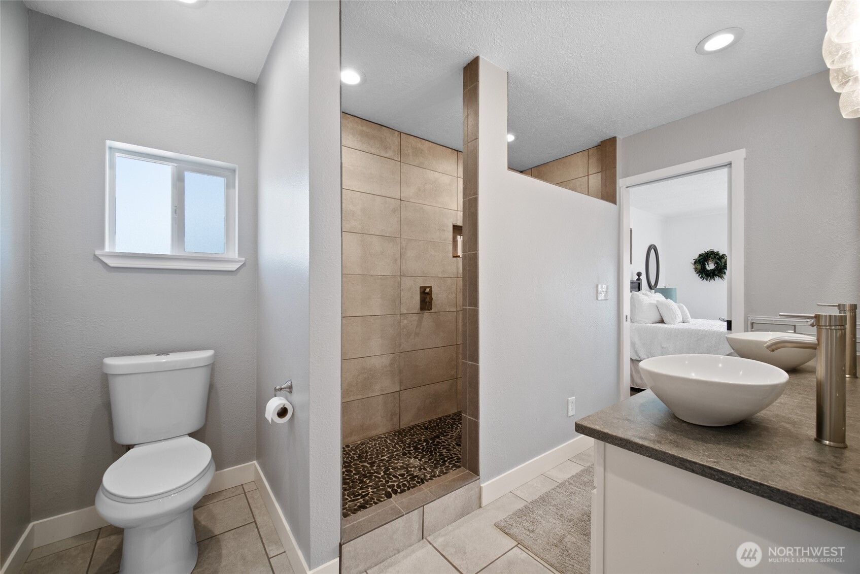 195 Bay Point Drive , Castle Rock, WA 98611