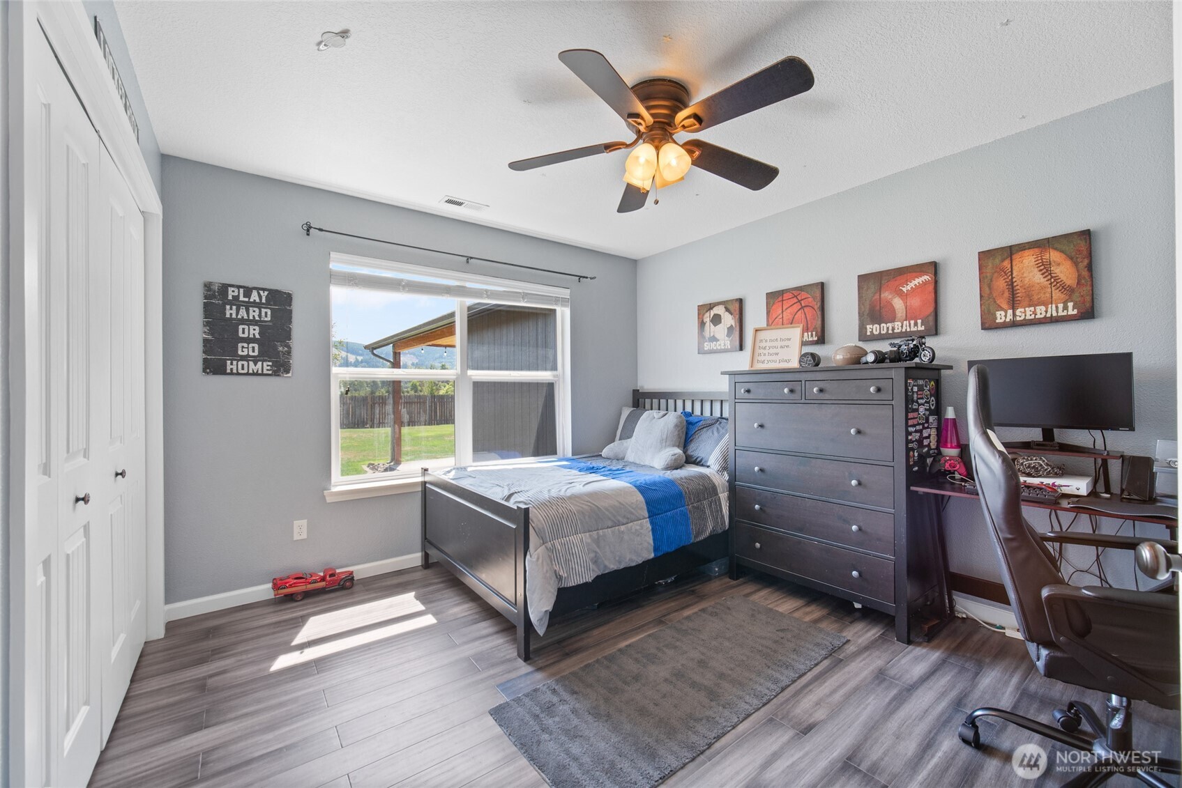 195 Bay Point Drive , Castle Rock, WA 98611