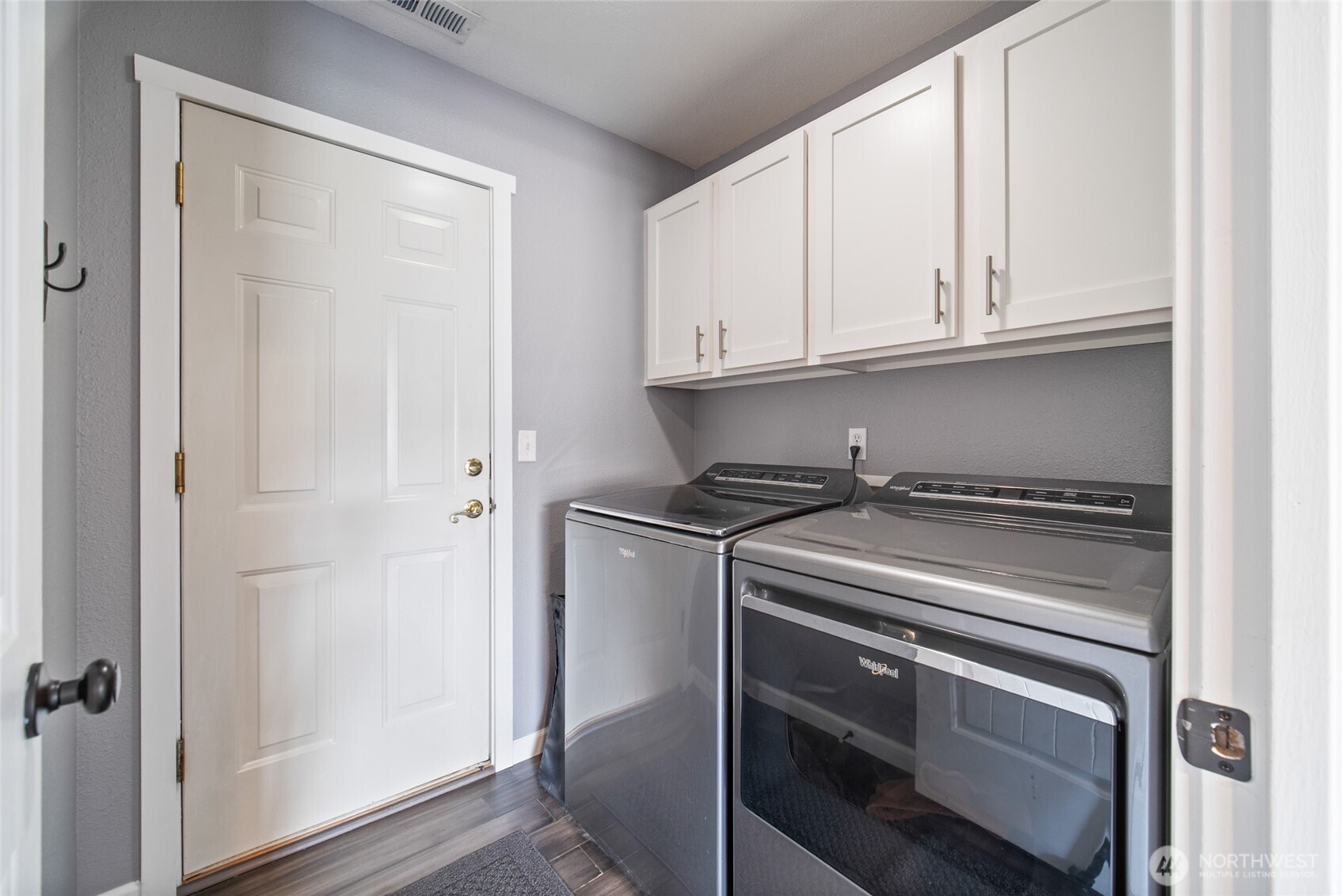 195 Bay Point Drive , Castle Rock, WA 98611