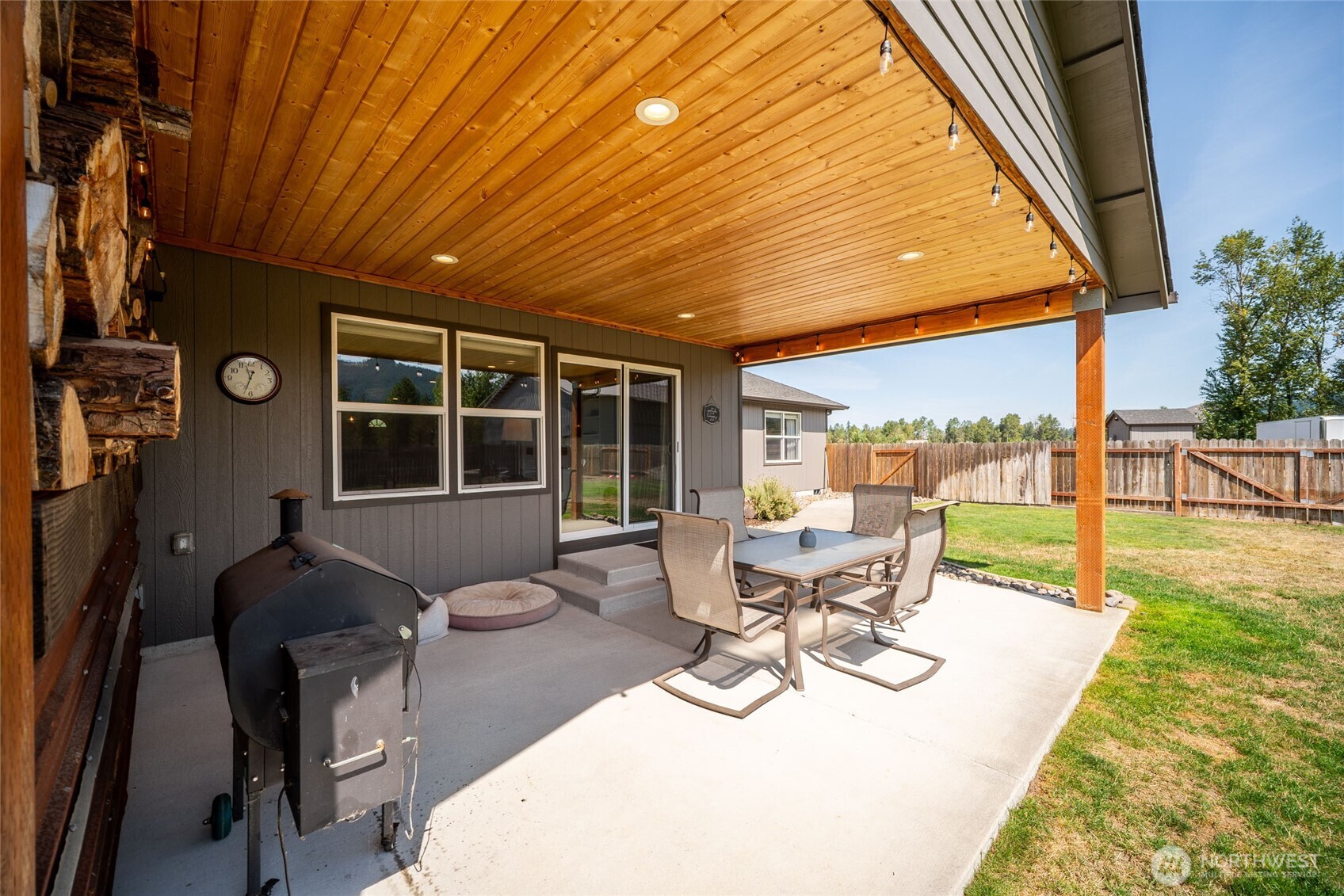 195 Bay Point Drive , Castle Rock, WA 98611