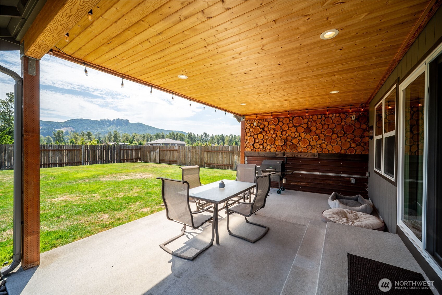 195 Bay Point Drive , Castle Rock, WA 98611
