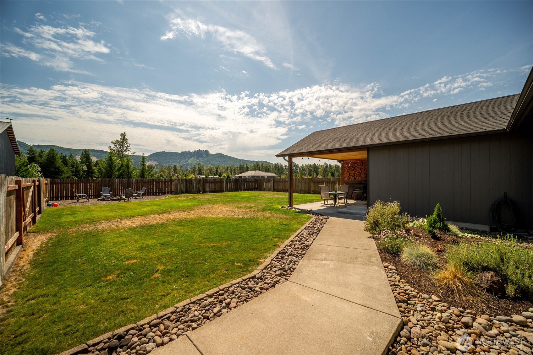 195 Bay Point Drive , Castle Rock, WA 98611