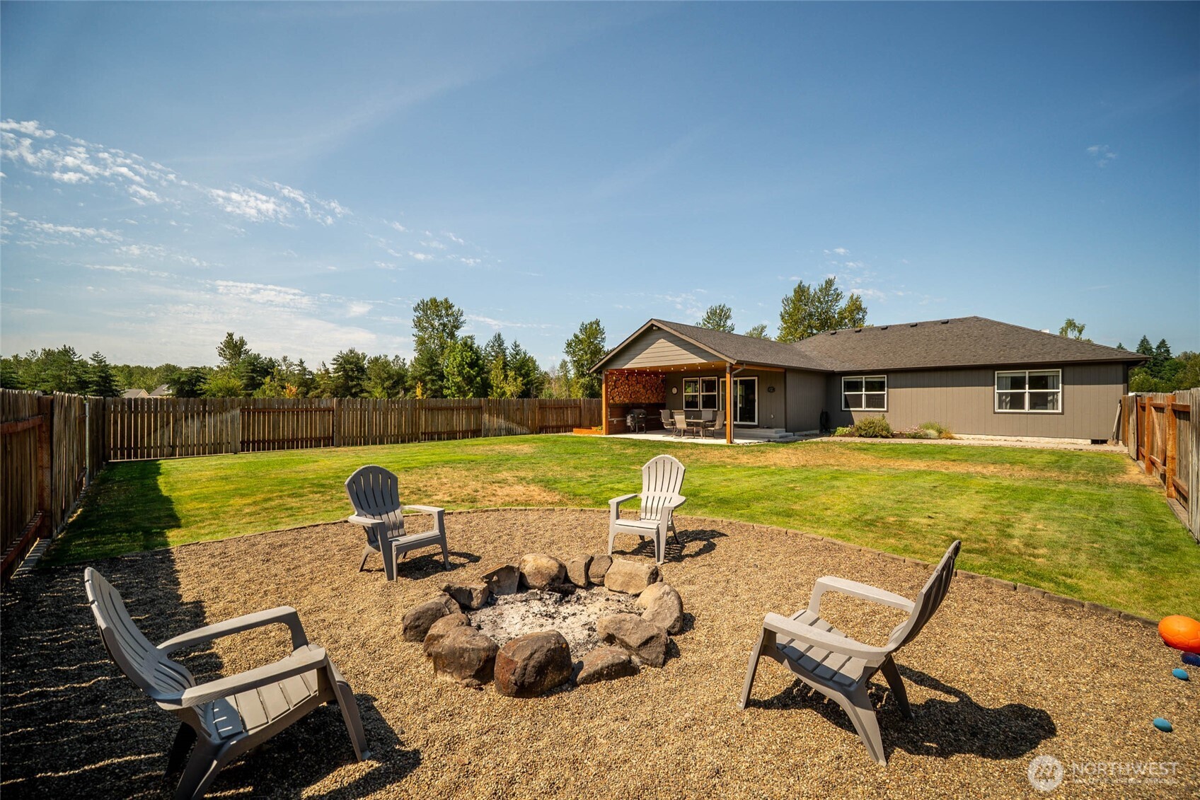 195 Bay Point Drive , Castle Rock, WA 98611