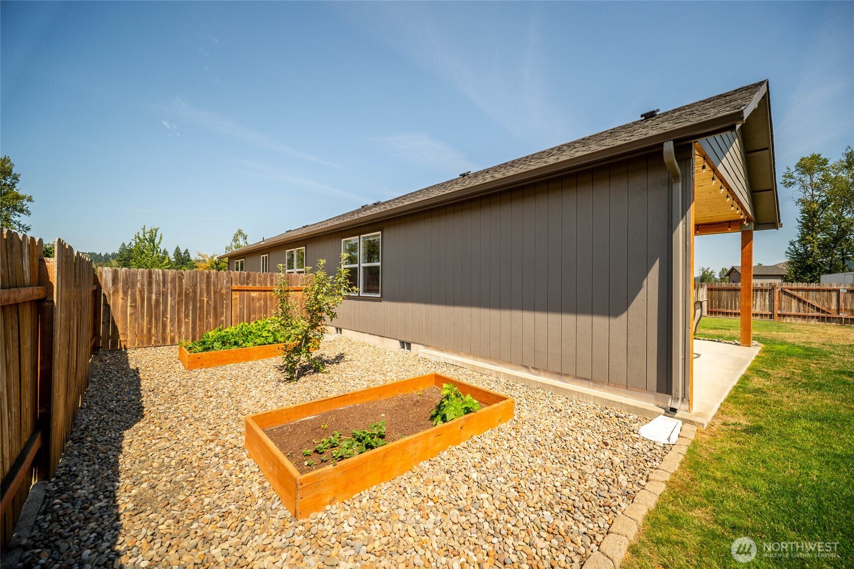 195 Bay Point Drive , Castle Rock, WA 98611