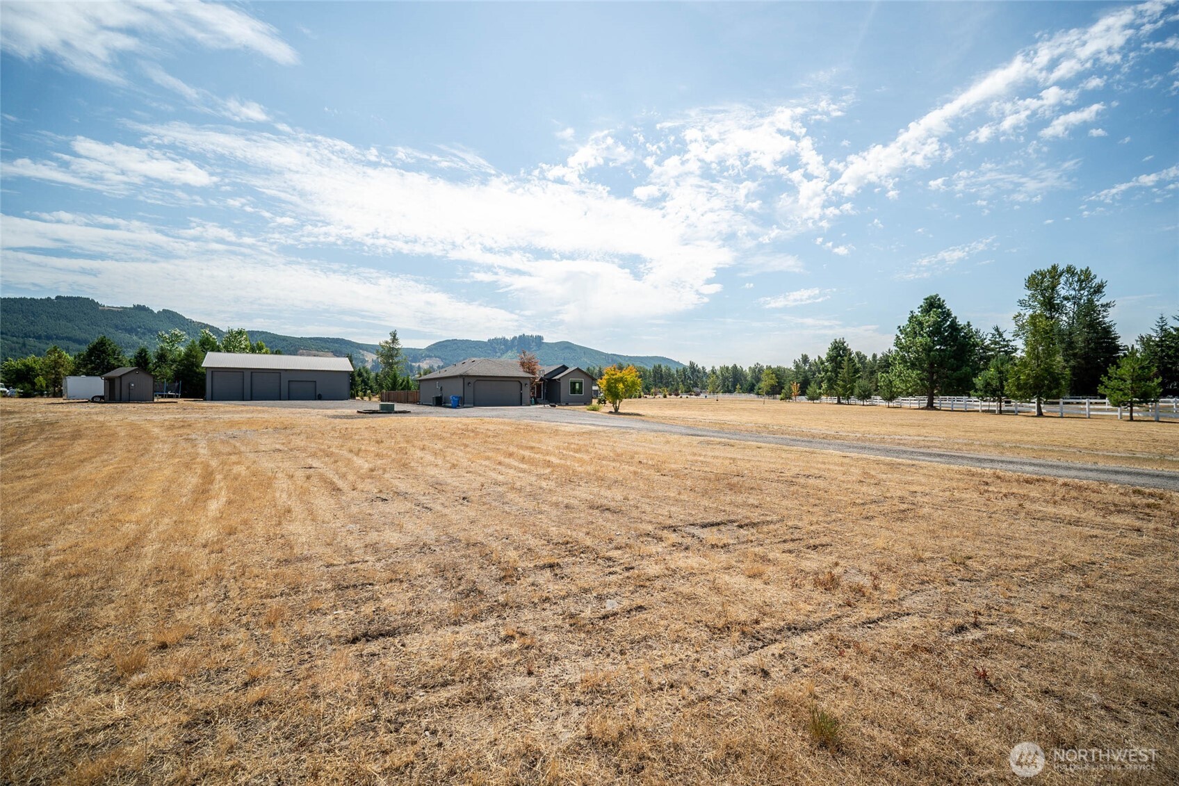 195 Bay Point Drive , Castle Rock, WA 98611