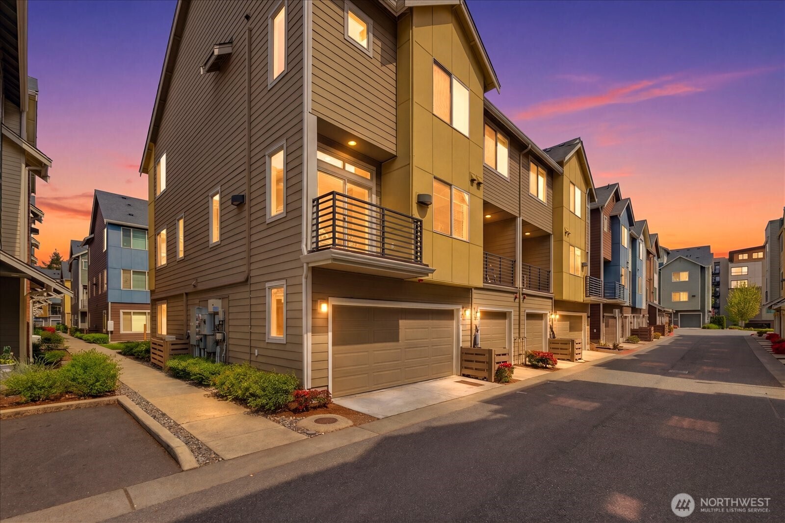 15722 NE 14th Terrace , Bellevue, WA 98008