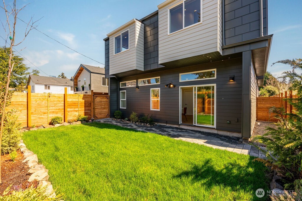 5116 15th Avenue S, Seattle, WA 98108