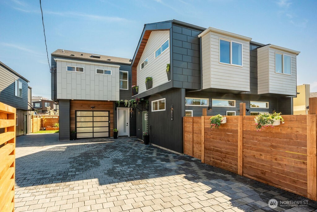 5116 15th Avenue S, Seattle, WA 98108