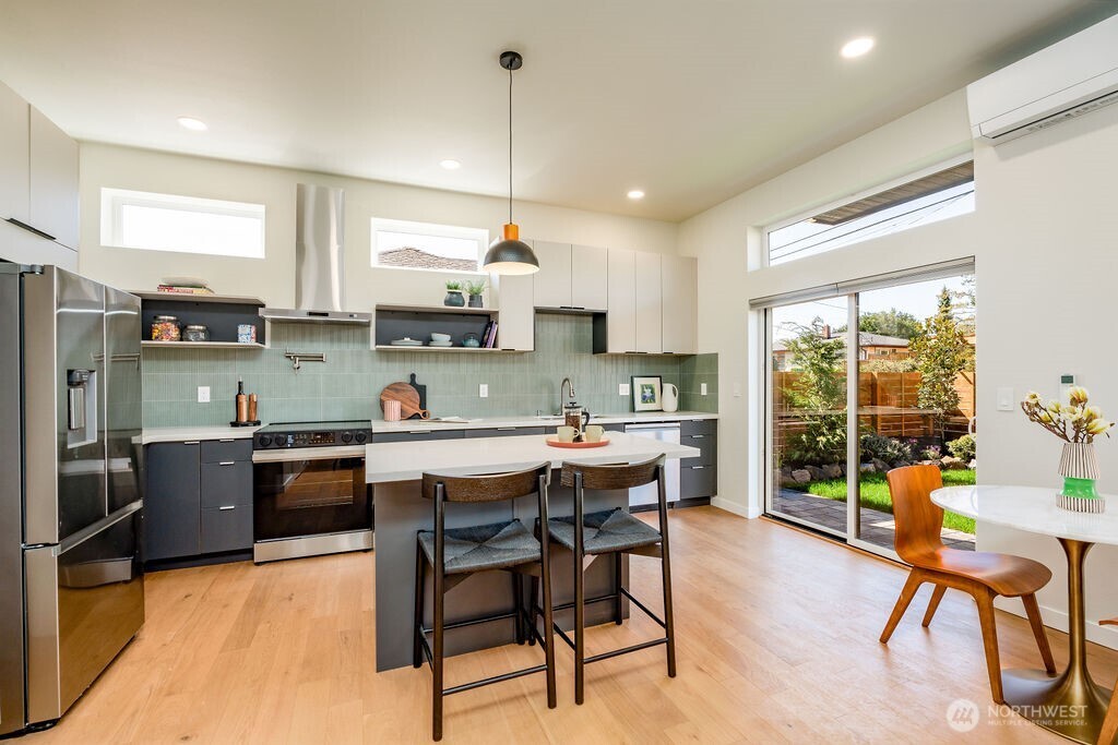 5116 15th Avenue S, Seattle, WA 98108